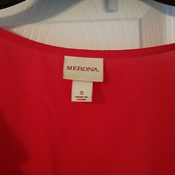 Sleeveless blouse - Picture 2 of 2